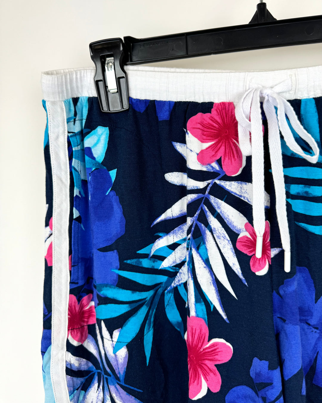 Tropical Print Pajama Shorts - Medium