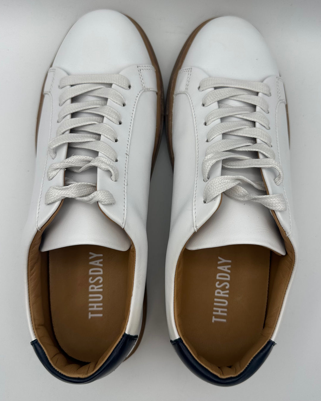 MENS White and Navy Leather Sneakers - Size 6.5