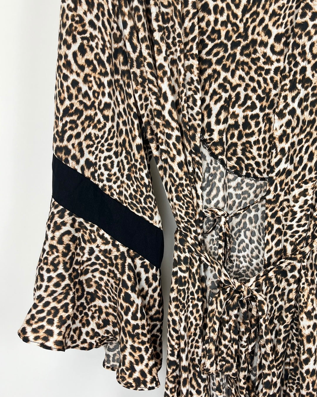 Lightweight Leopard Print Robe - Size 4/6