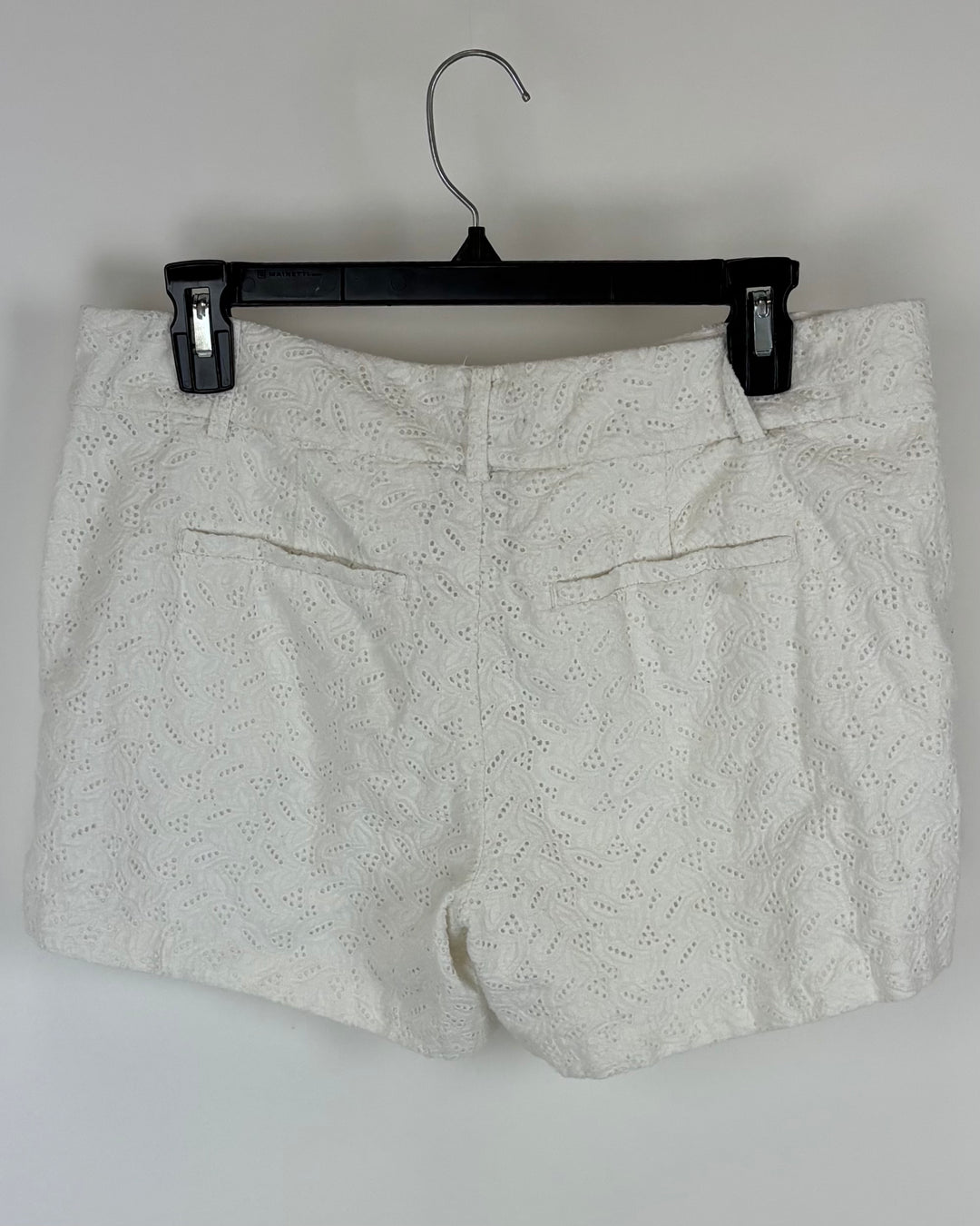 Ann Taylor White Shorts - Size 6