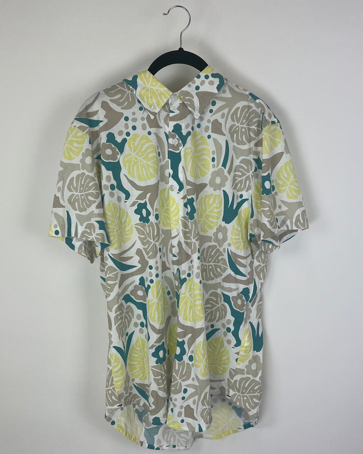 MENS Tropical Patterned Button-Up - Medium