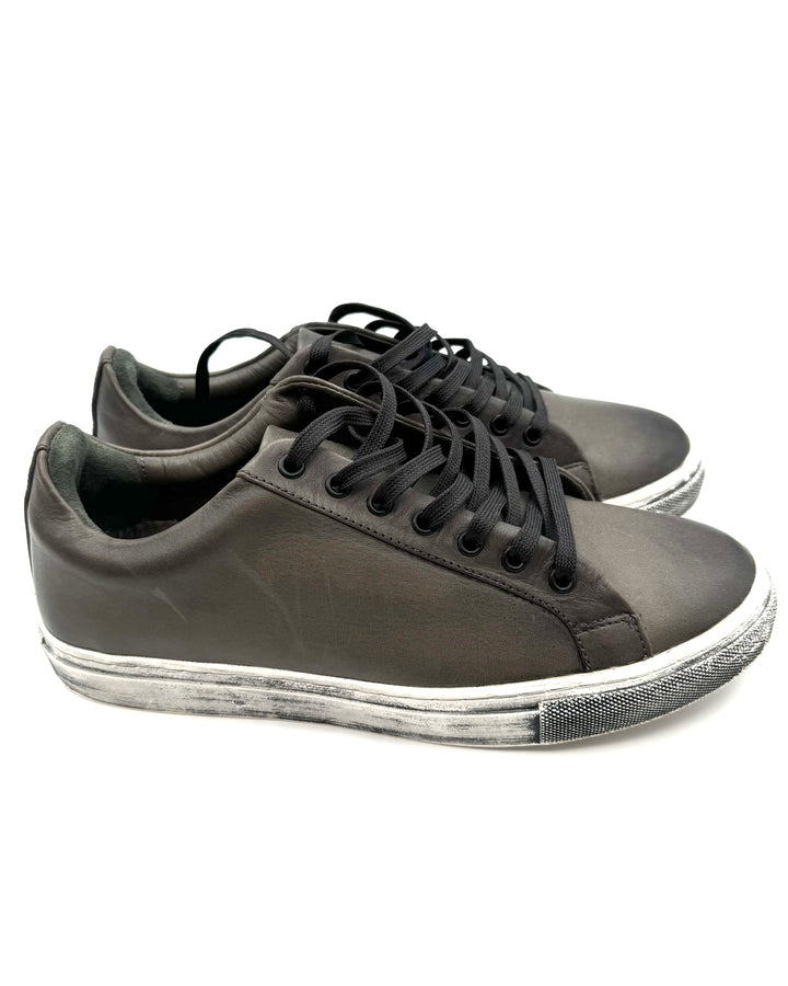 MENS Distressed Grey Leather Sneakers - Size 9