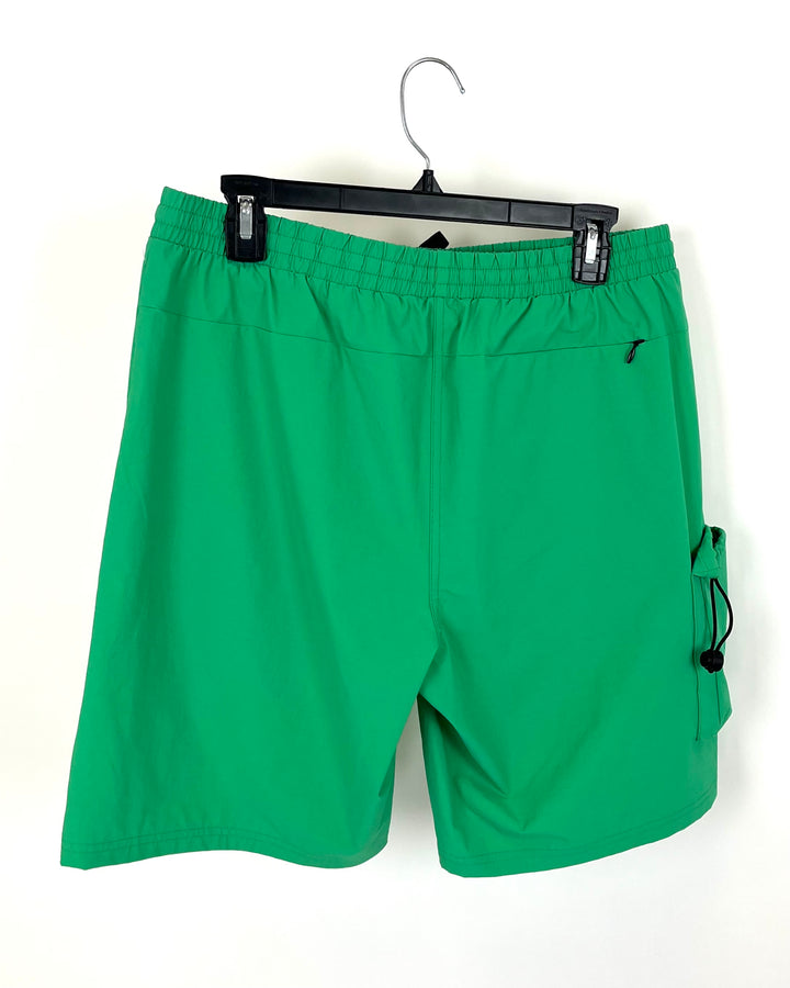 MENS Green Shorts With Cargo Pocket - Medium