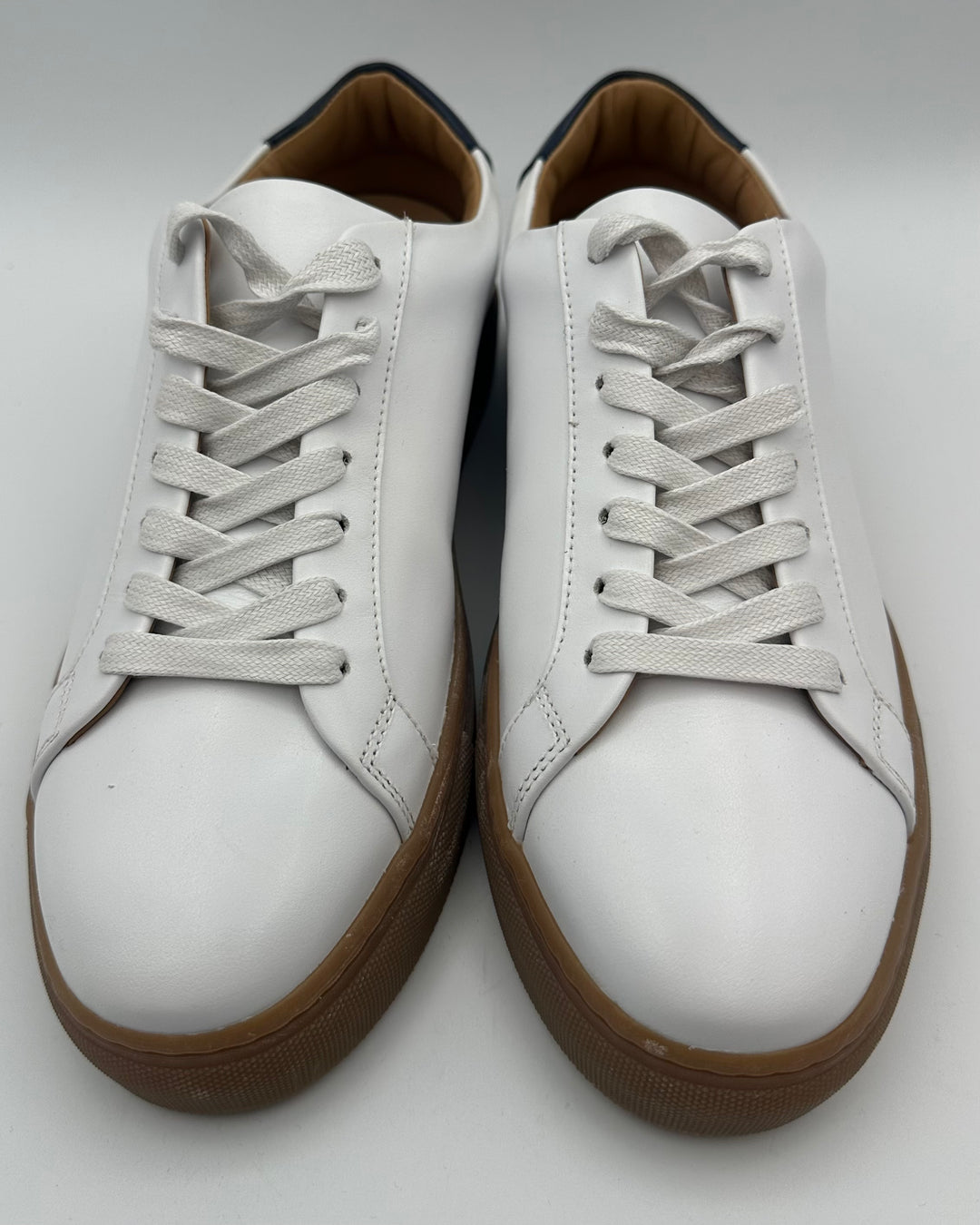 MENS White and Navy Leather Sneakers - Size 6.5