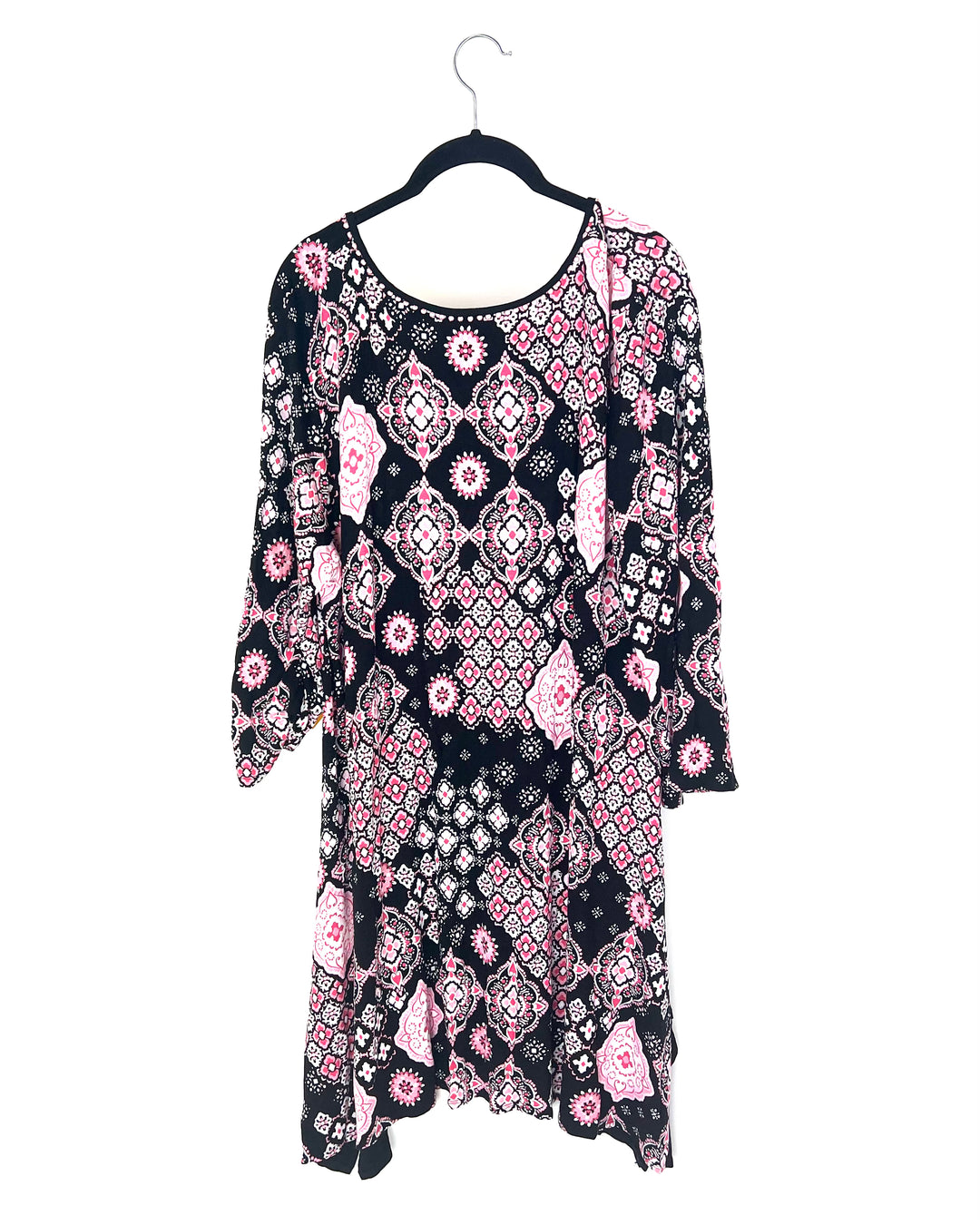 Pink, Black and White Abstract Pattern Nightgown - 1X