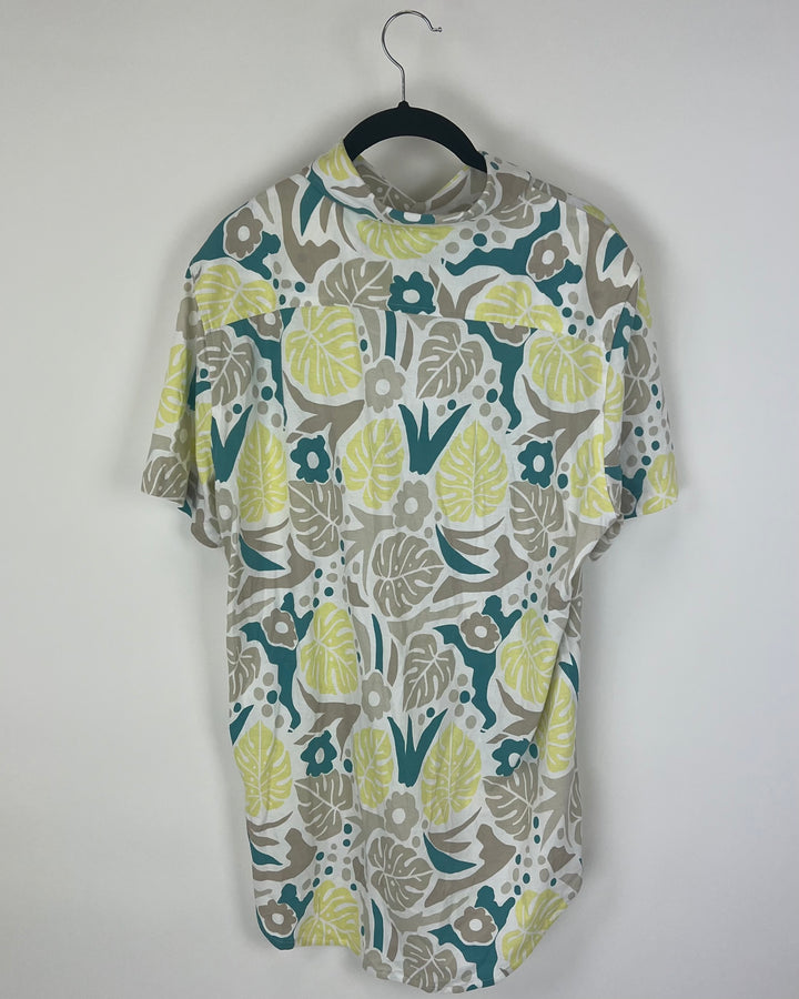 MENS Tropical Patterned Button-Up - Medium