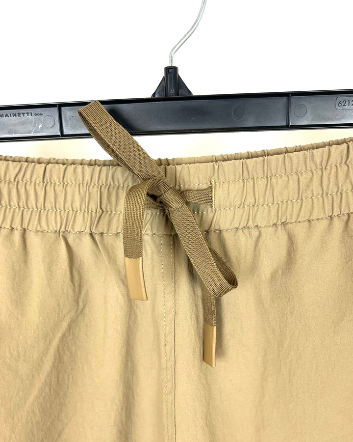 MENS Tan Active Shorts With Tan Waist Tie and Side Pocket - Medium