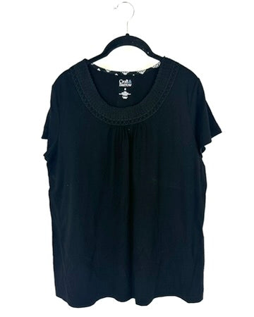 Black T-Shirt With Crochet Trim - Medium