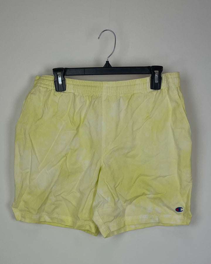 MENS Yellow and White Tie Dye Shorts - Medium