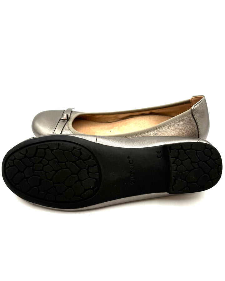 Vionic Gray Metallic Textured Ballet Flats - Size 10