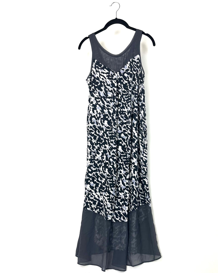 Gray and White Sleeveless Nightgown - Small