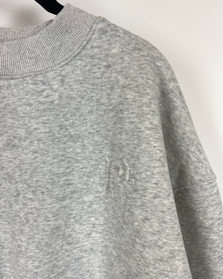 Gray Embossed "P" Crew Neck - Large/Extra Large