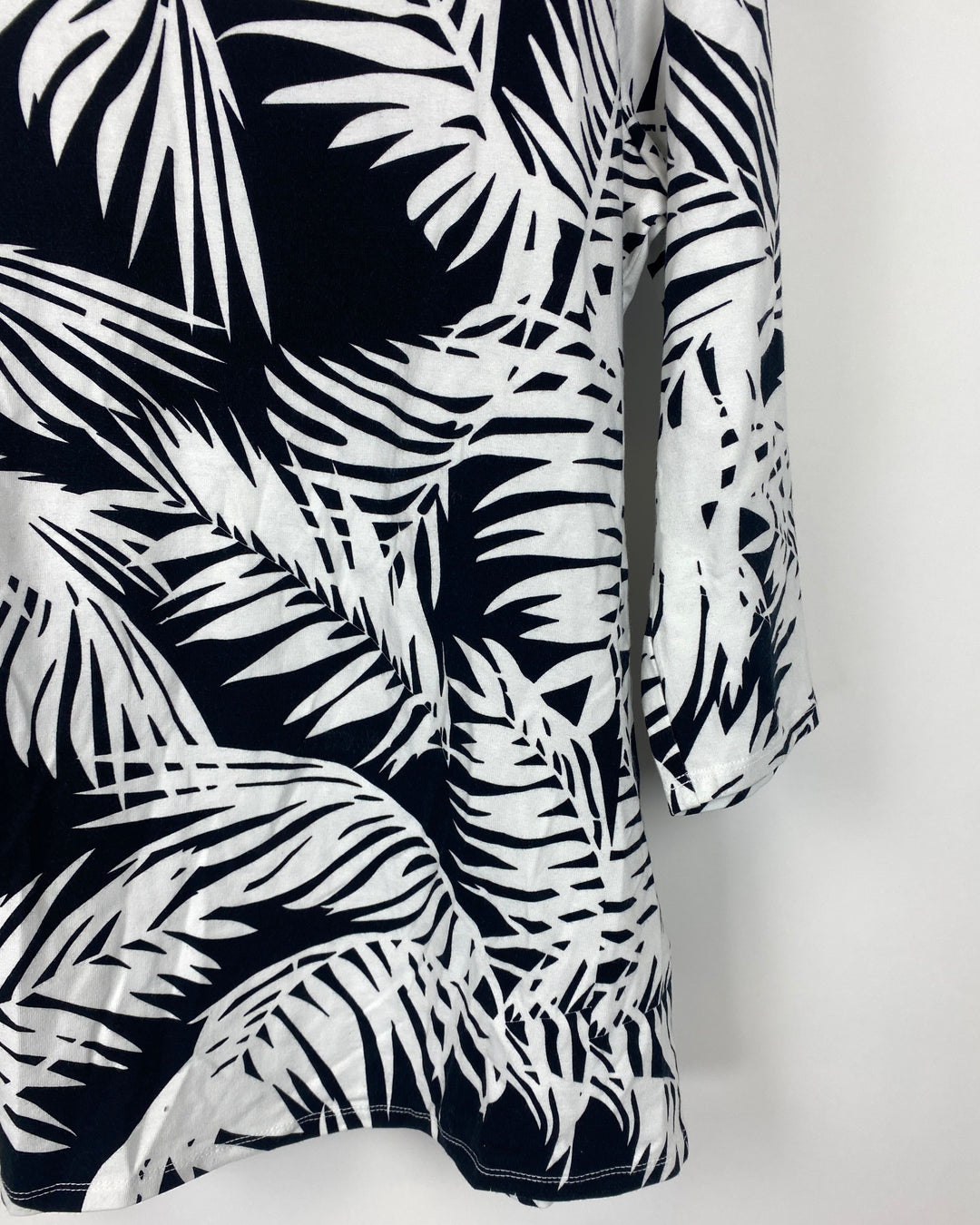 Black and White Tropical Printed Top - Small/Medium